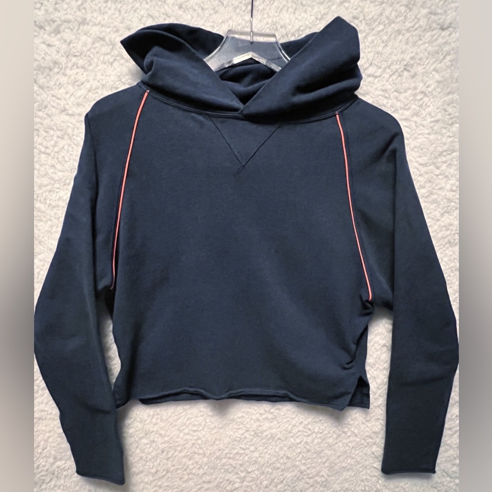 Lululemon Please Me Cropped d Pullover Size 6 Navy Great Condition - Picture 8 of 13